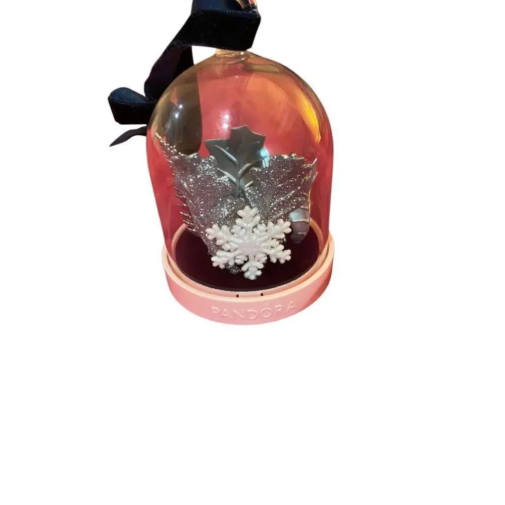 Pandora limited edition winter wonderland, 2019 glass globe ornament